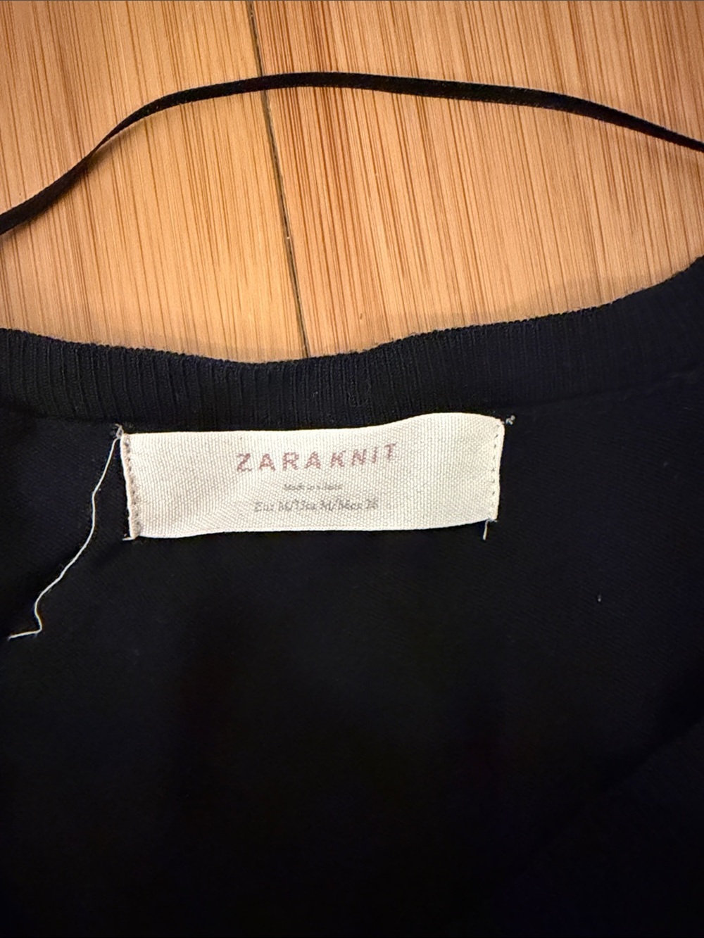 Zara Black V-Neck Long Sleeve Knit Top - Picture 2 of 3